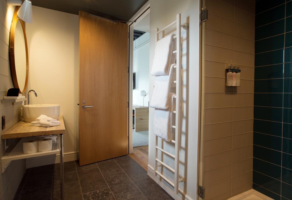 250 Main Hotel Rockland Room photo